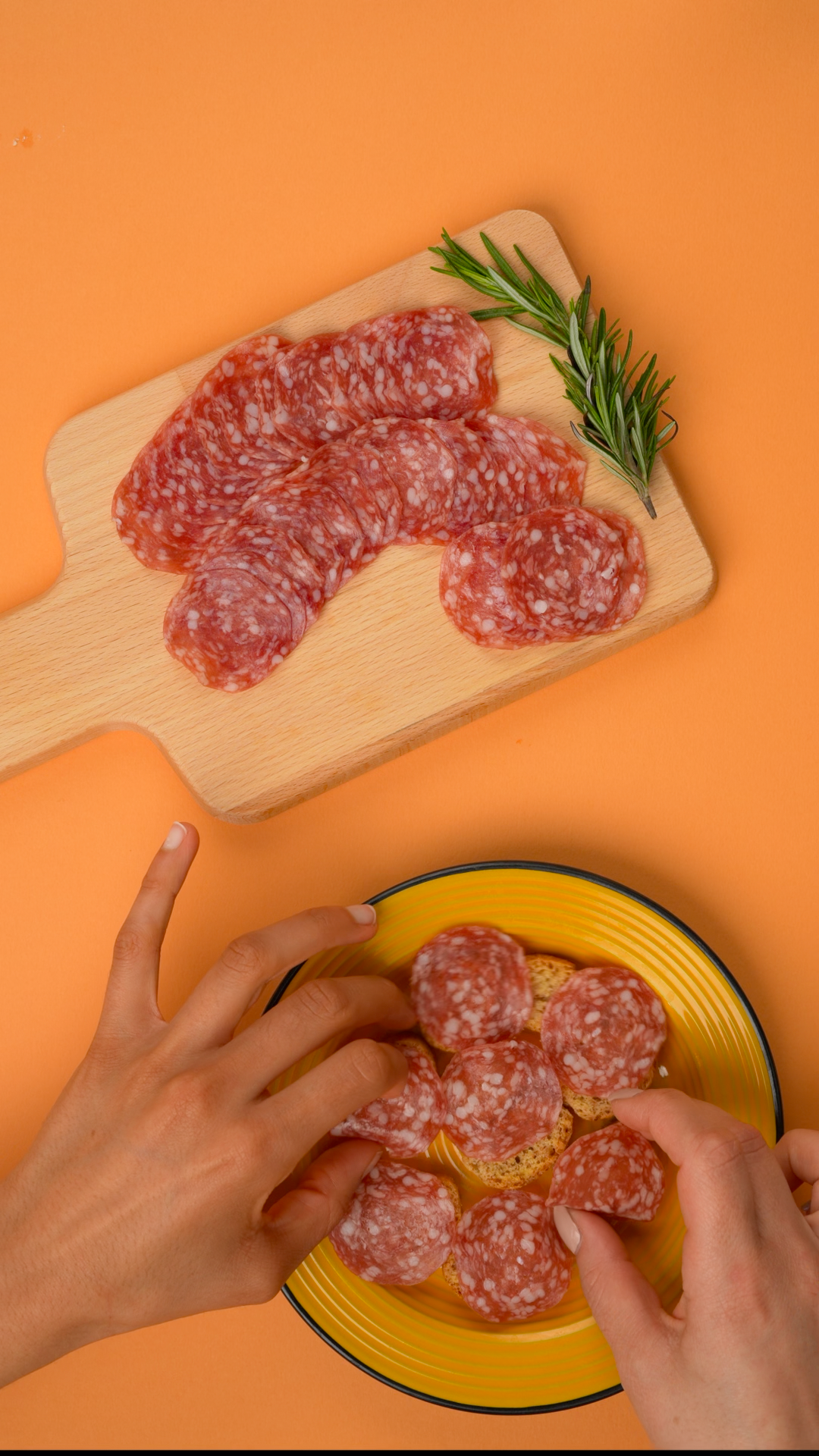 Crostini con Salame e Rosmarino